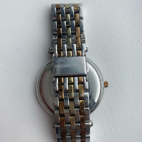 Michael Kors watch - Picture 2 of 3
